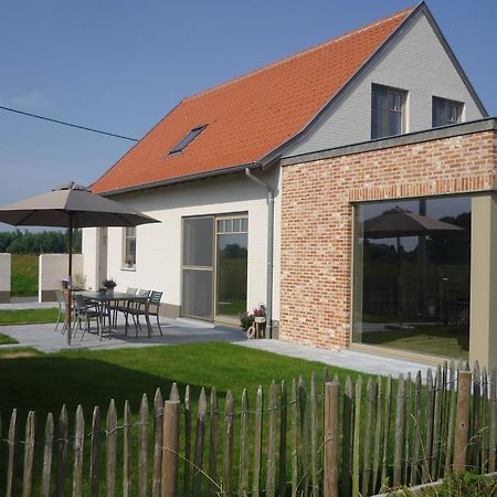 Toetindroaj Villa Kortemark ภายนอก รูปภาพ